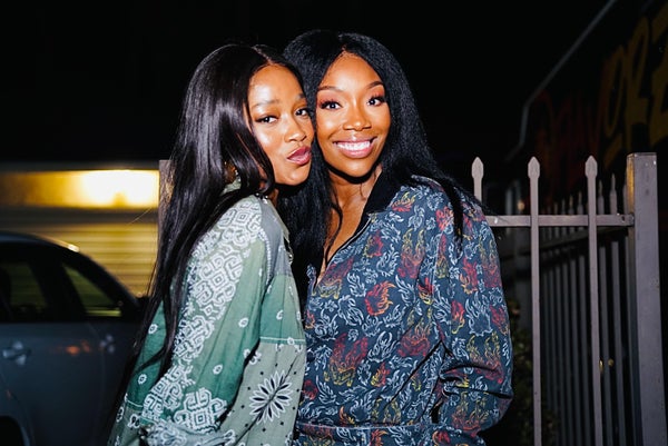 Star Gazing: Our Favorite Photos Of Black Girls Linking Up This Week