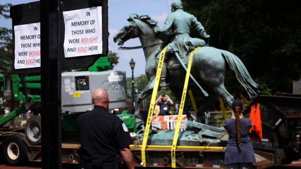 Charlottesville Removes Confederate Statues - Essence