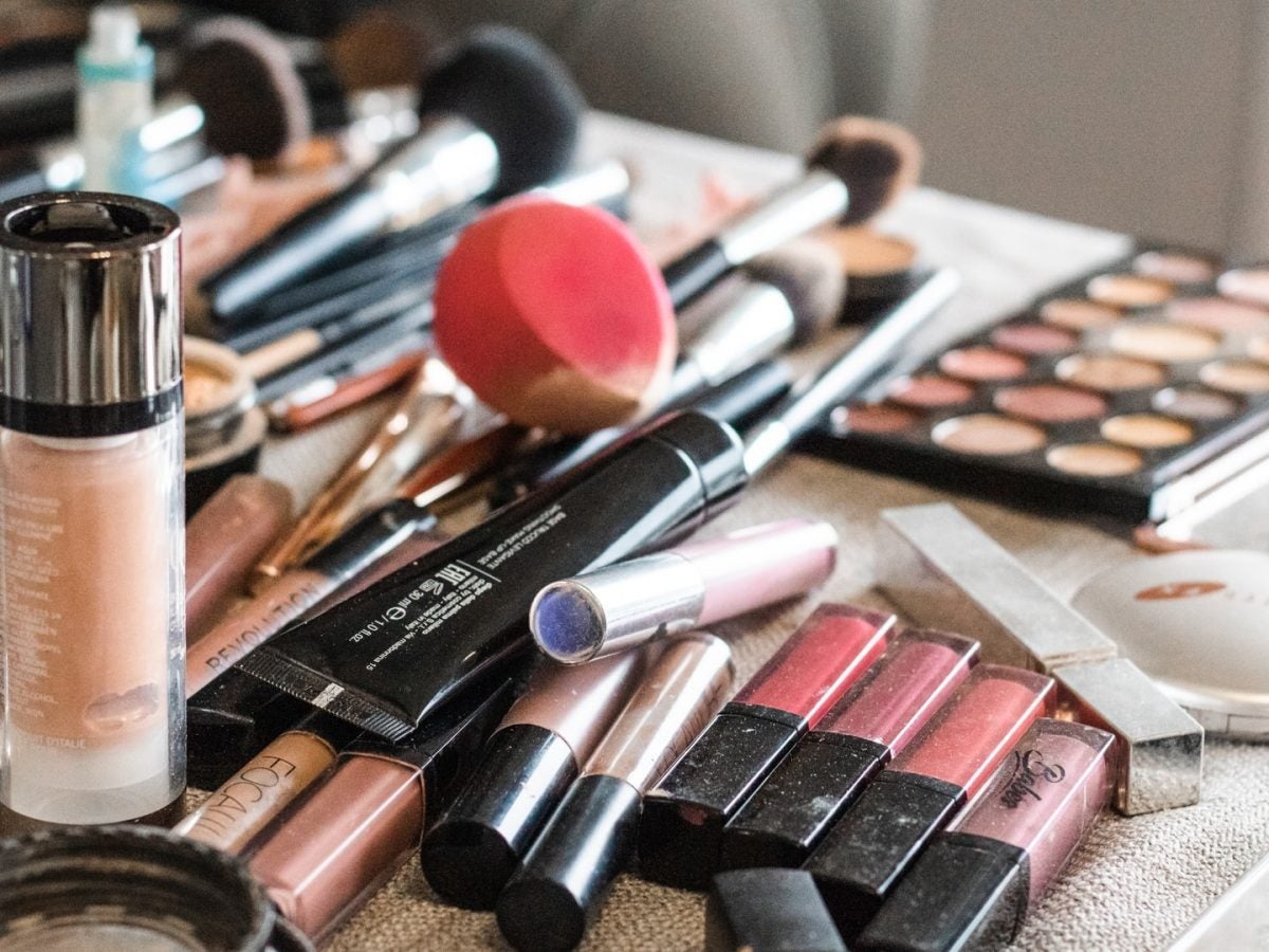 How To Clean The Clutter Off Your Beauty Counter, According To A Pro ...