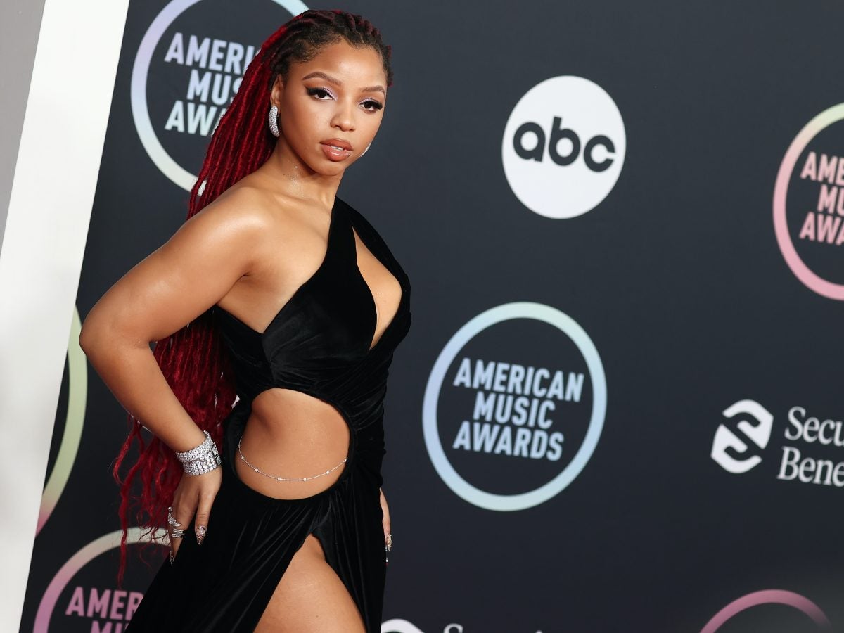 Starz Light Up The 2021 AMA's Red Carpet