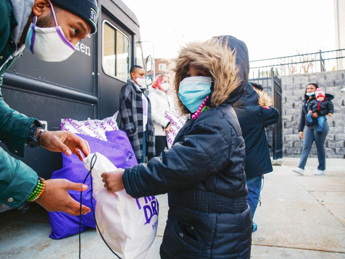 This Organization Is Giving 10,000 'Comfort Gifts' To Children In Foster Care For the Holidays