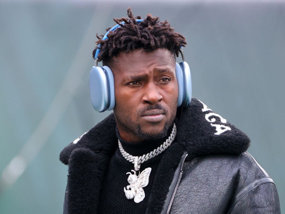 Antonio Brown Announces New Role: President Of Kanye West's DONDA Sports