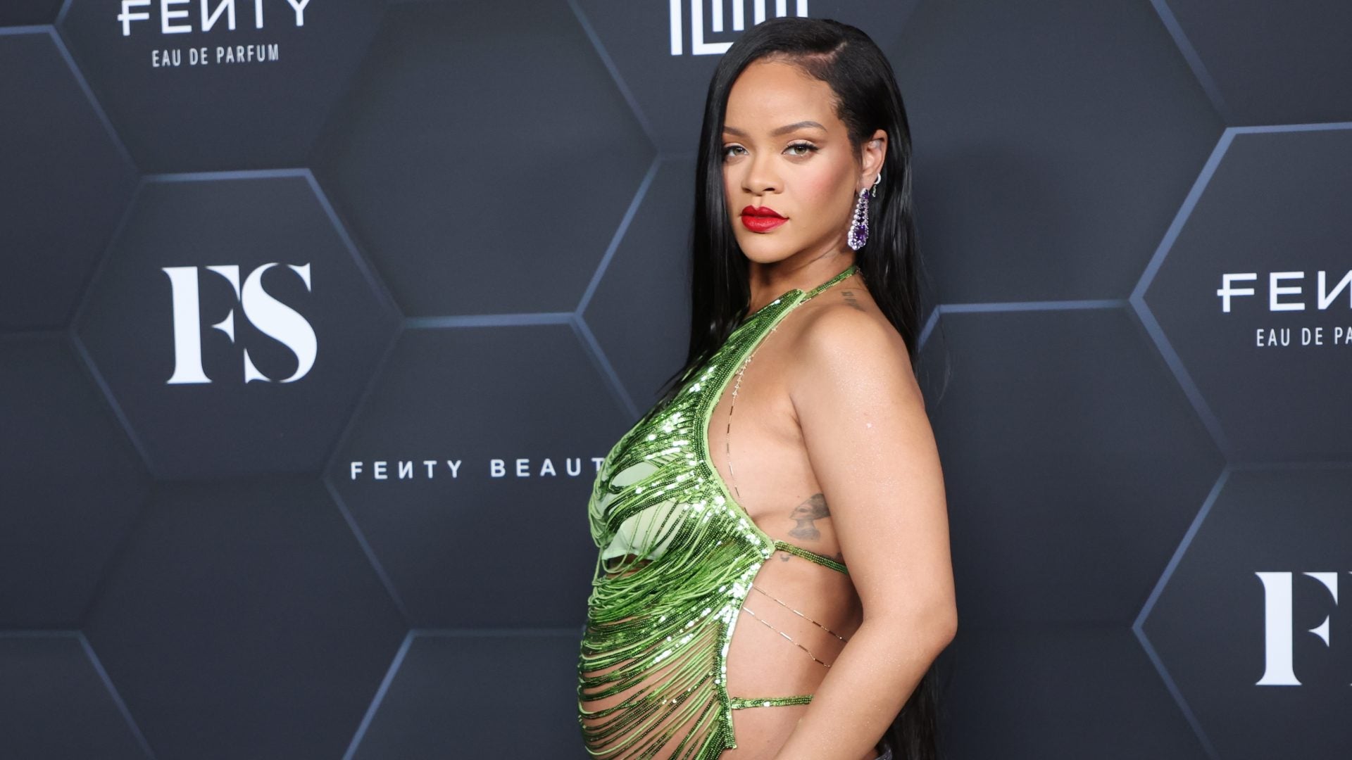Rihanna Reveals The Touching Place Her Love For Fragrance Originated