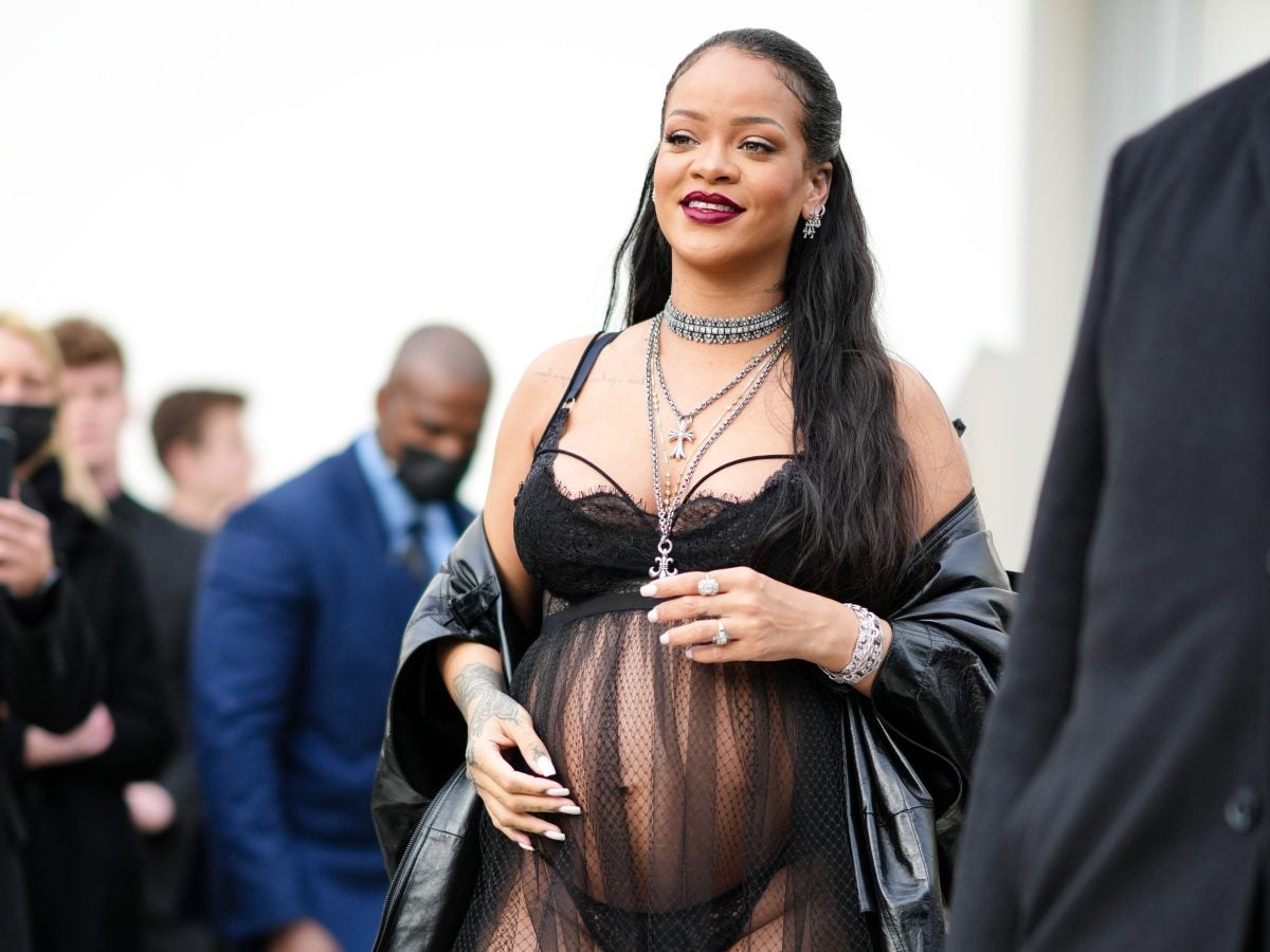 Star Gazing: Rihanna, Venus & Serena Williams, Jason Momoa and More