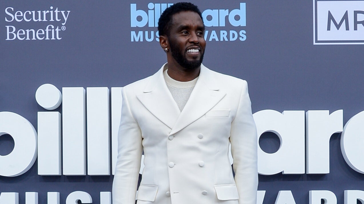 Diddy Perfected Monochrome Style At The 2022 Billboard Music Awards ...