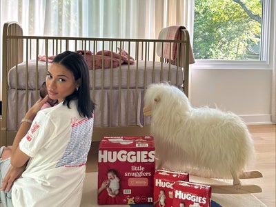 1 In 3 Families Struggle To Afford Diapers In The US. Huggies And Kristen Noel Crawley Have Teamed Up To Change That.