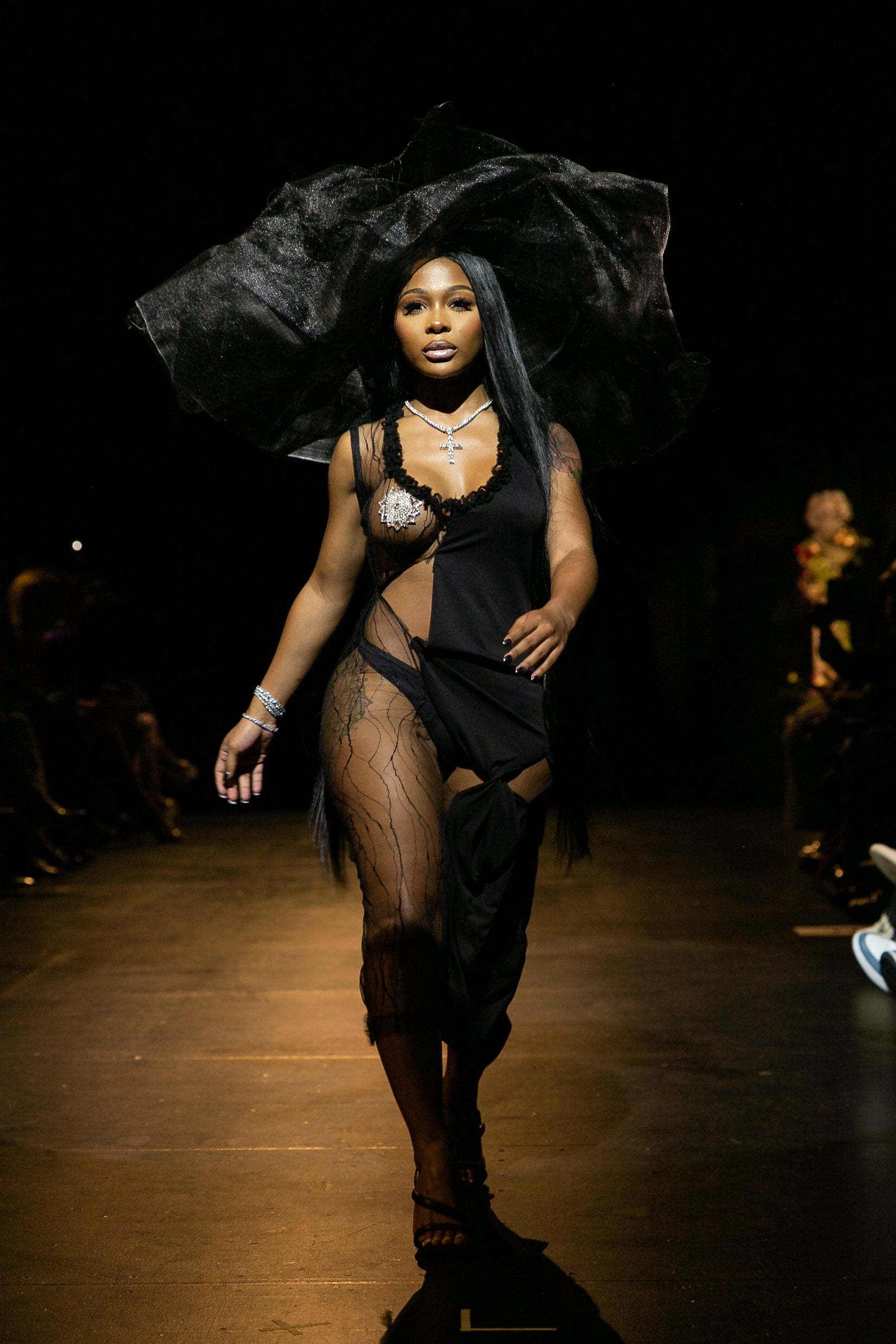 Tia Adeola Pays Tribute To Thierry Mugler And Old Hollywood Films
