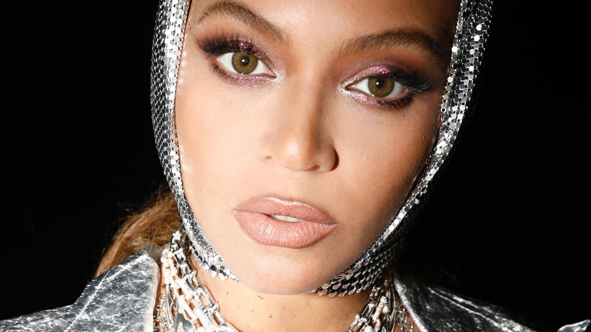 Bey In Paris: Everything You Need To Recreate The Club Renaissance Look