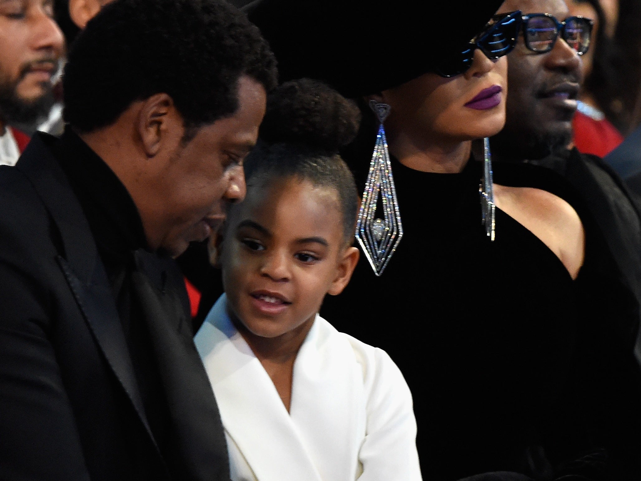 Beyonce and Jay-Z's daughter Blue Ivy bids over $80,000 at 2022 Wearable  Art Gala - Good Morning America
