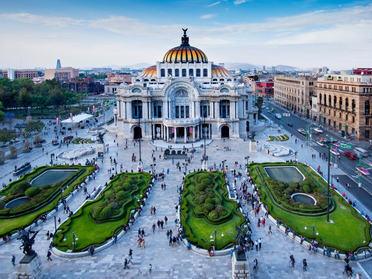 a-guide-to-exploring-art-in-mexico-city-essence