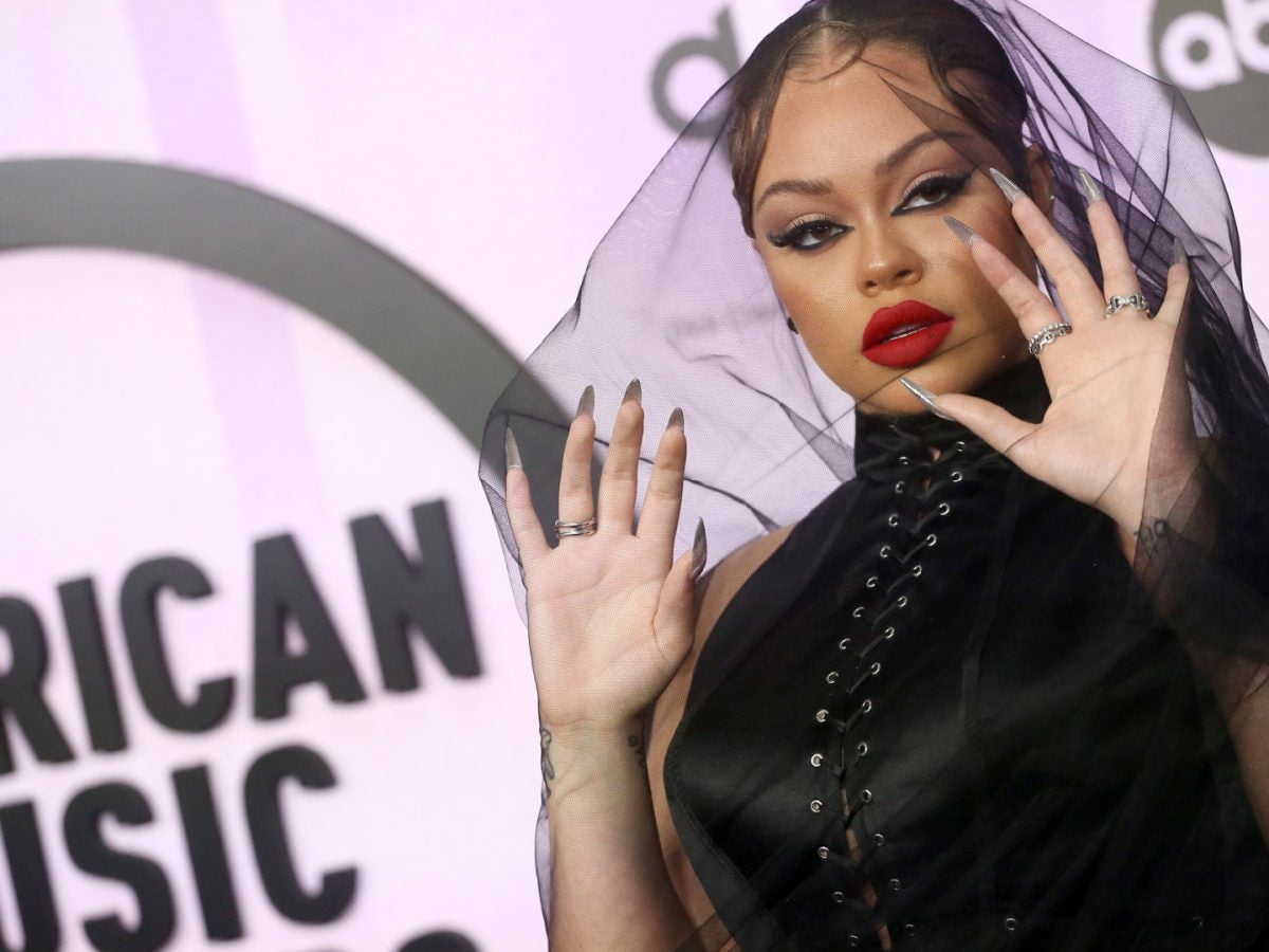 Buzzy Fashion Moments From The 2022 American Music Awards