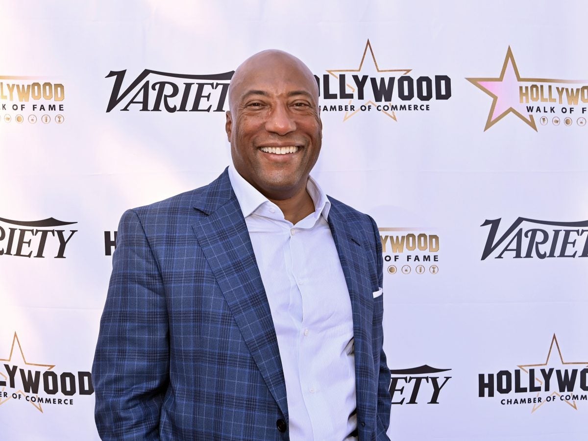 Hollywood mogul Byron Allen is readying a bid for the Washington Commanders