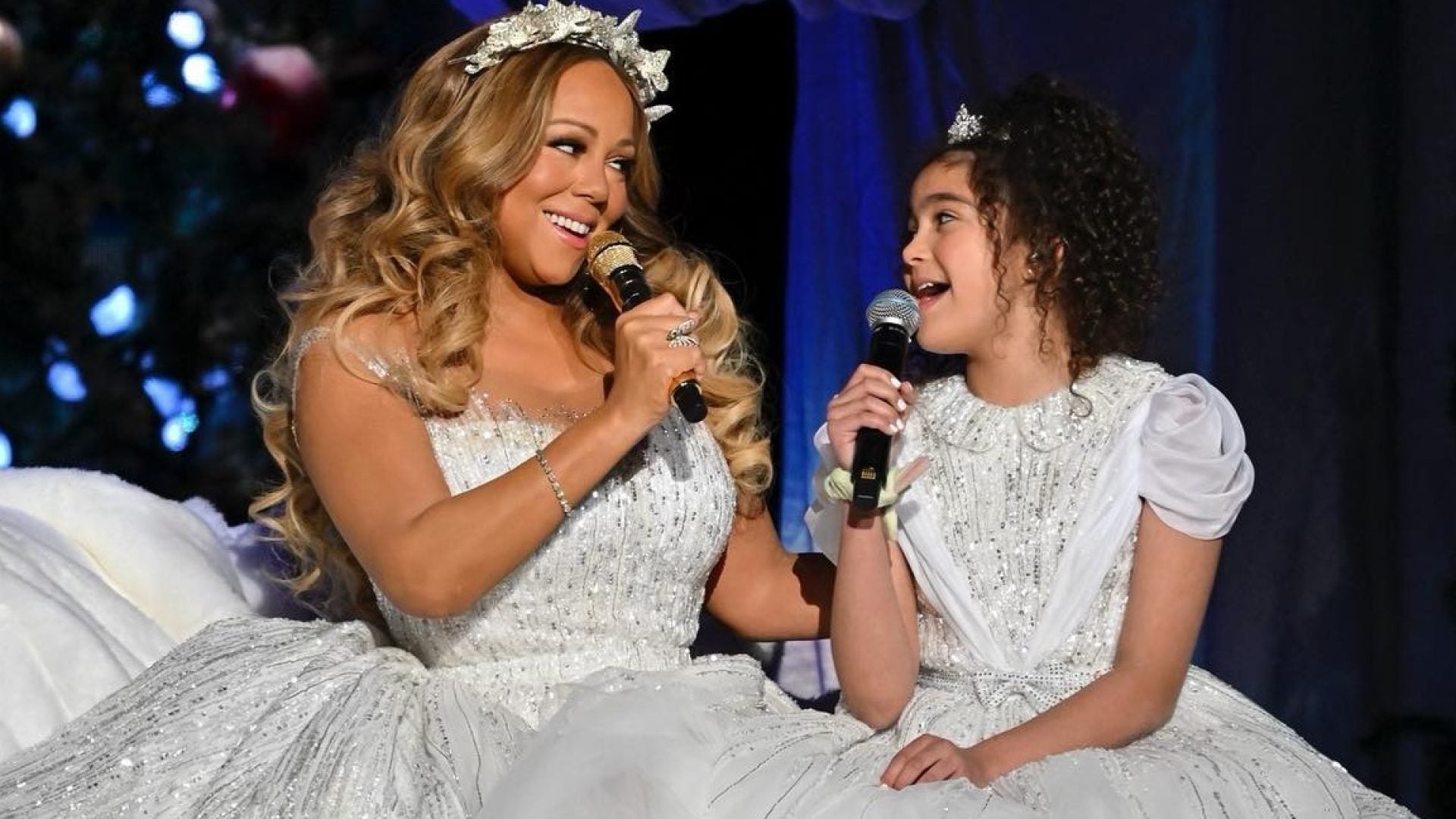 Mariah Carey And Her Daughter Monroe Perform The Sweetest Duet During Christmas Concert Special