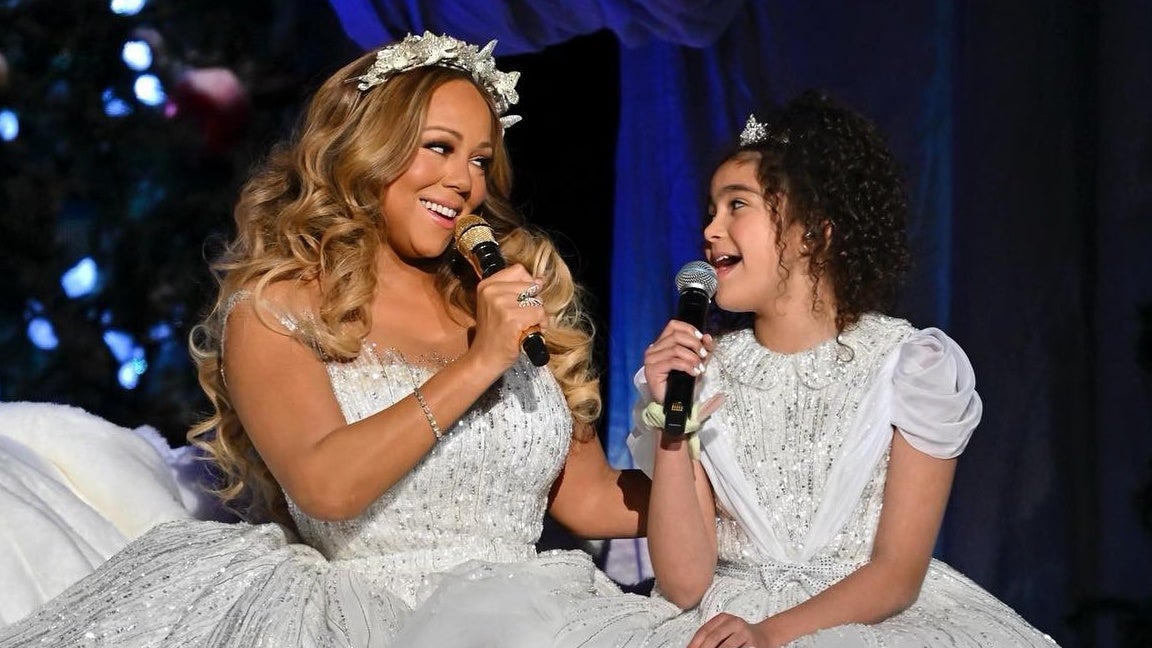 Mariah Carey And Her Daughter Monroe Perform The Sweetest Duet During