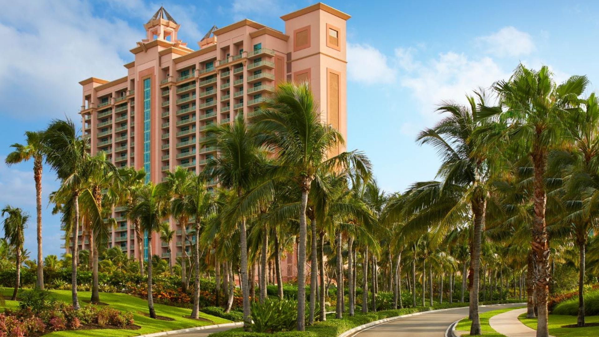 The Cove At Atlantis Paradise Island Proves That Classic Luxury Never Goes Out Of Style