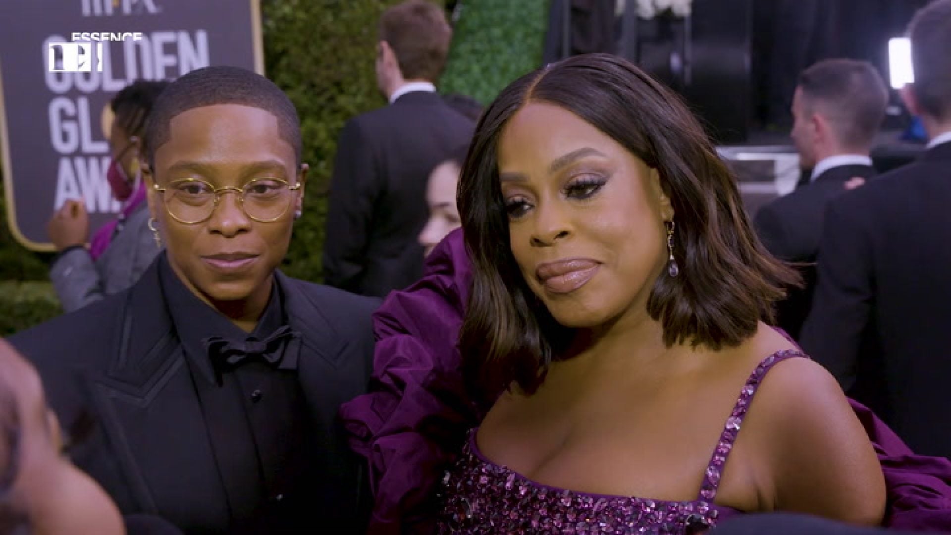 WATCH: Niecy Nash's Mom Gushes Over Her On The Golden Globe Red Carpet