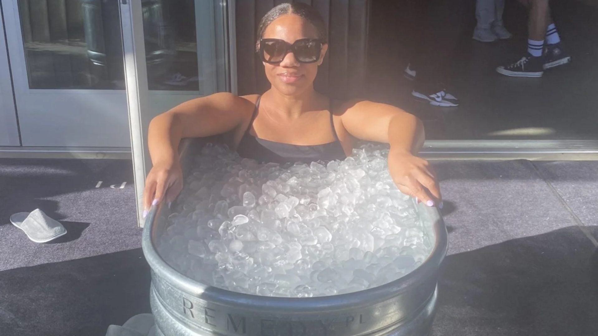 I Tried The Ice Bath Wellness Trend For My Eczema And Here's How It Went