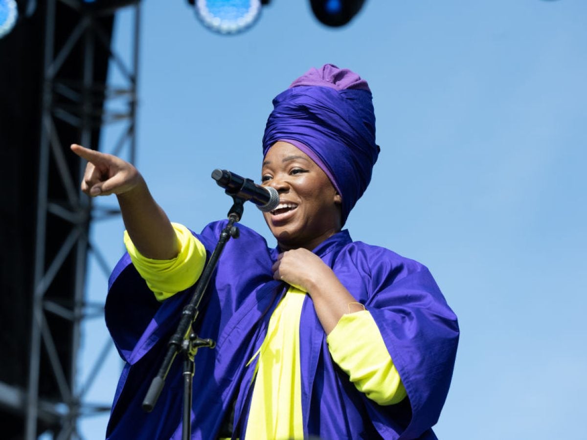 India Arie Helps A Couple Get Engaged In The Middle Of Her Concert: ‘Your Fiancé DM'd Me For Three Months’