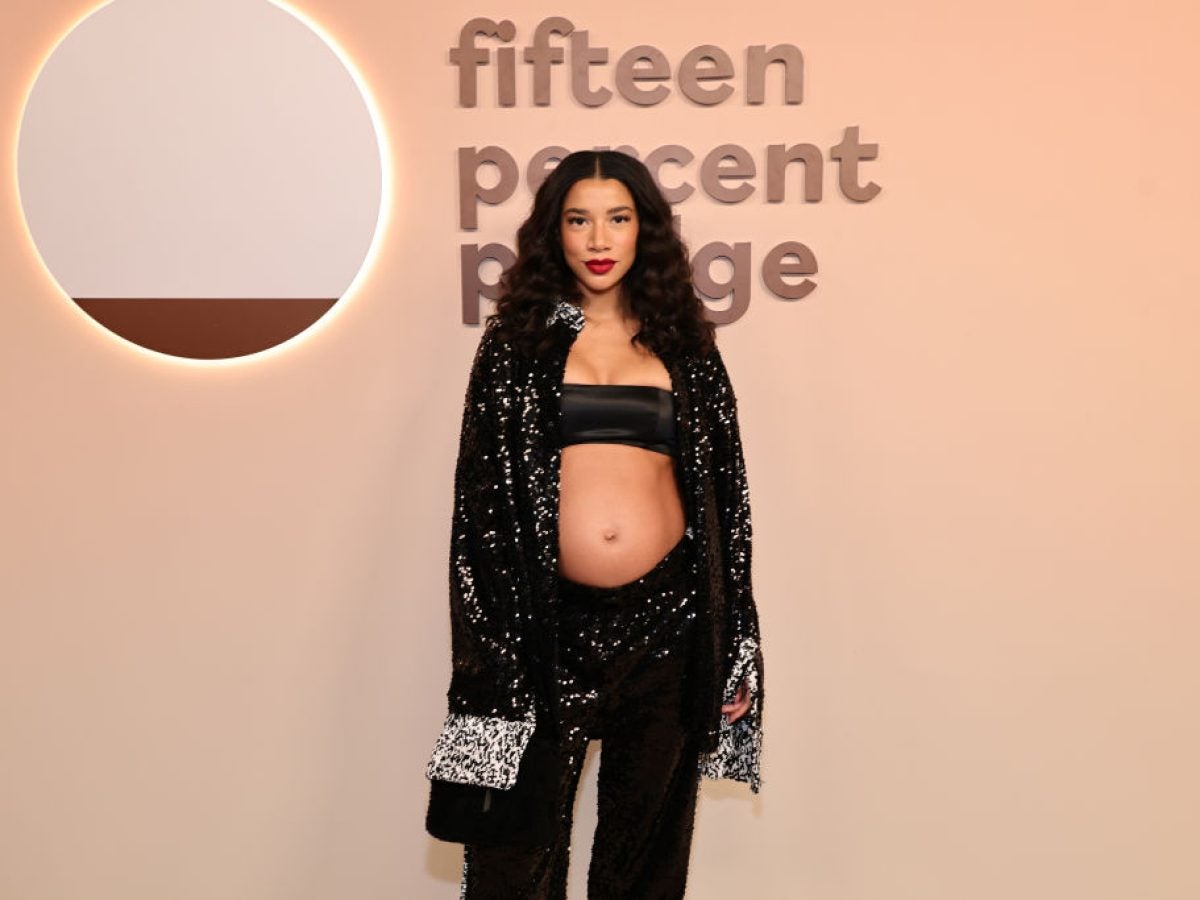 Celebrity Moms Who Embraced The Bare Bump Trend