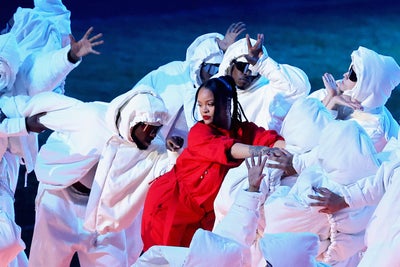 Confirmed: Rihanna Reveals Baby No. 2 During Halftime Show