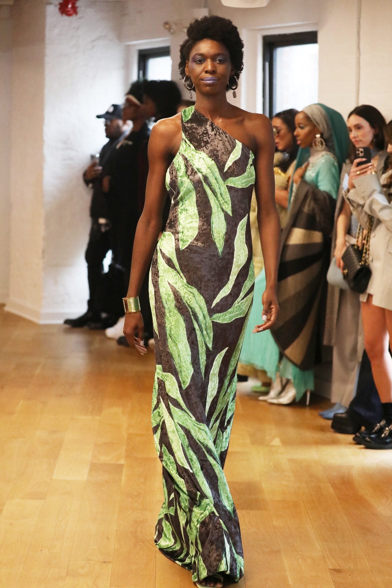 Dur Doux's F/W 2023 Presentation Was A Tropical Dream 