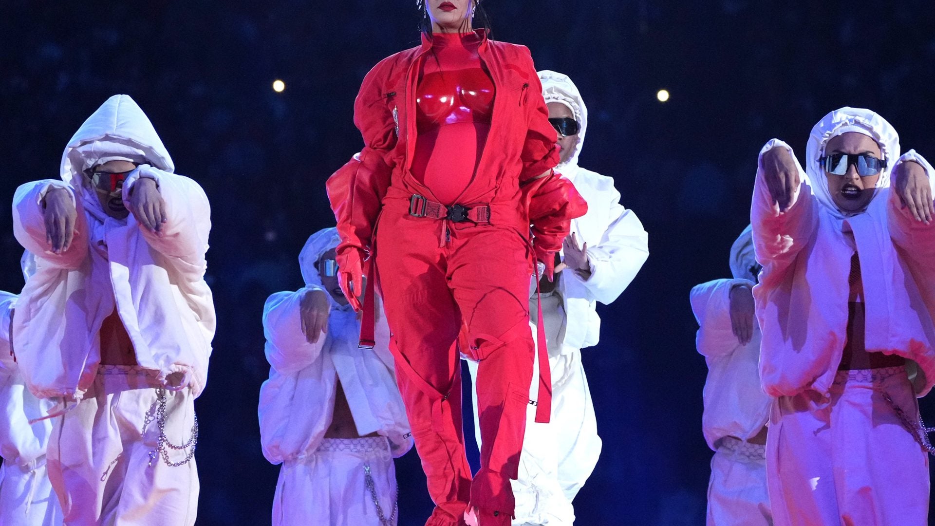 Rihanna’s Super Bowl Performance Proves Pregnancy Can’t Stop Any Woman’s Show