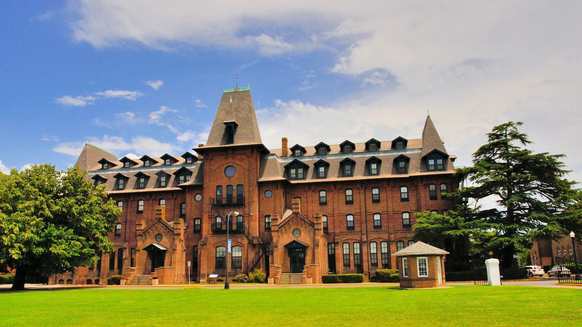 Hampton University Is Giving First Year Students A Financial Head Start With Free Investment Accounts For Market Trading