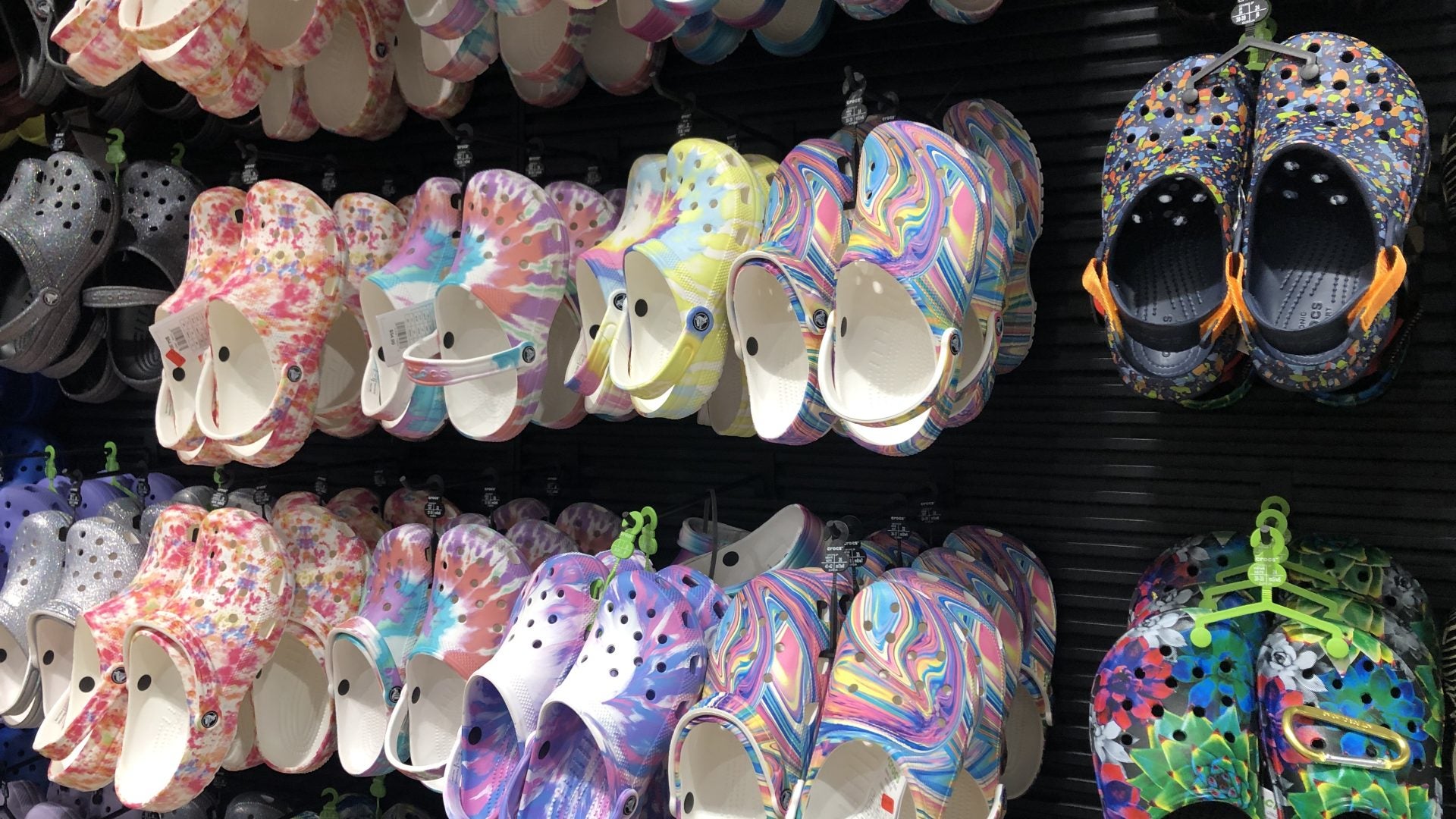 PSA: You Can Get Up Tp 50% Off Crocs Right Now