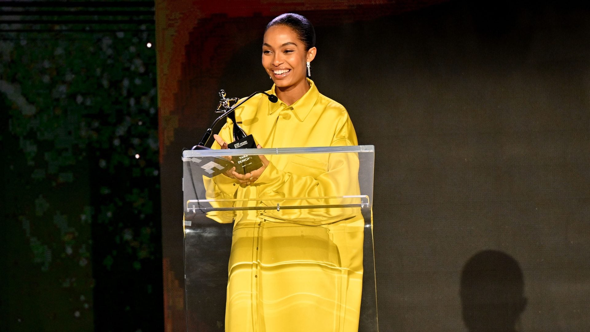Yara Shahidi Praises Tara Duncan's Style And Discernment While Presenting Her The 2023 Black Women In Hollywood Honor