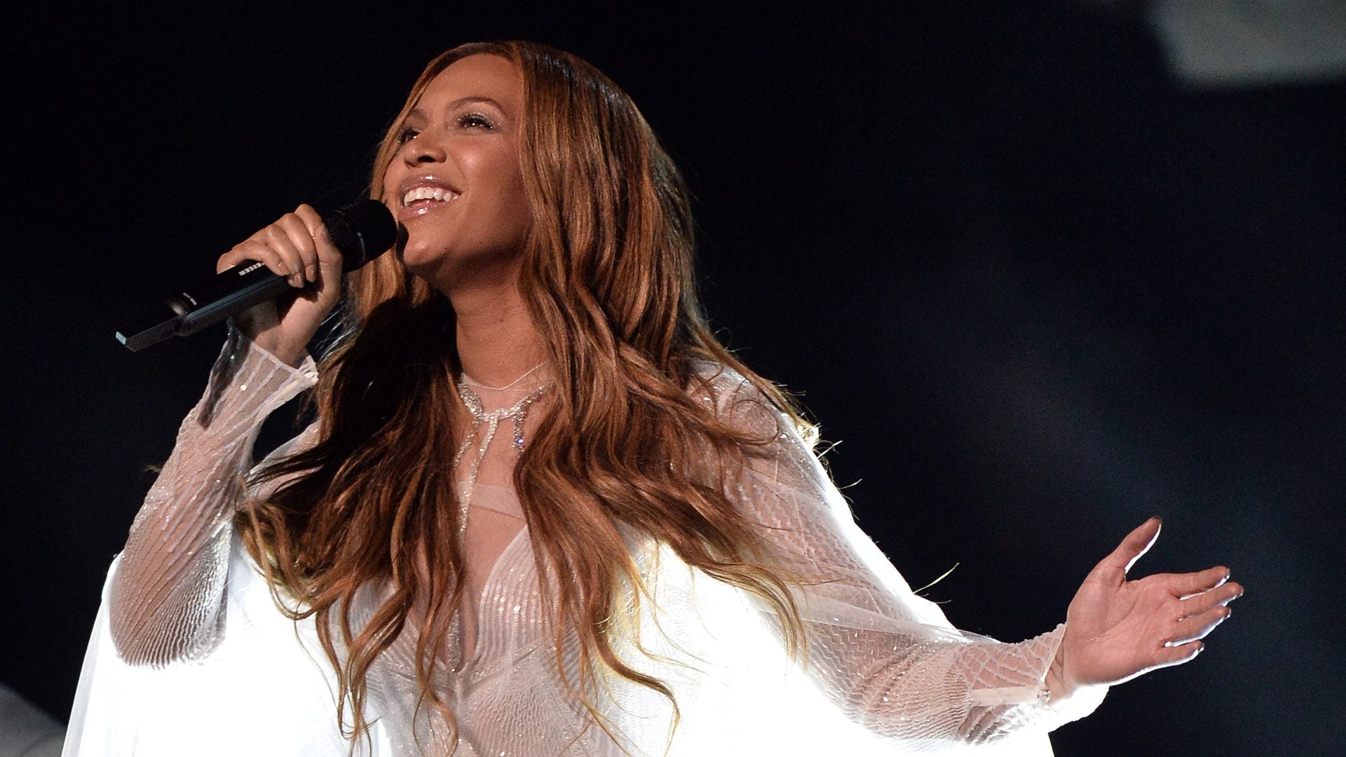 Beyoncé Is Going To Give $2M To Underserved Students And Small Businesses