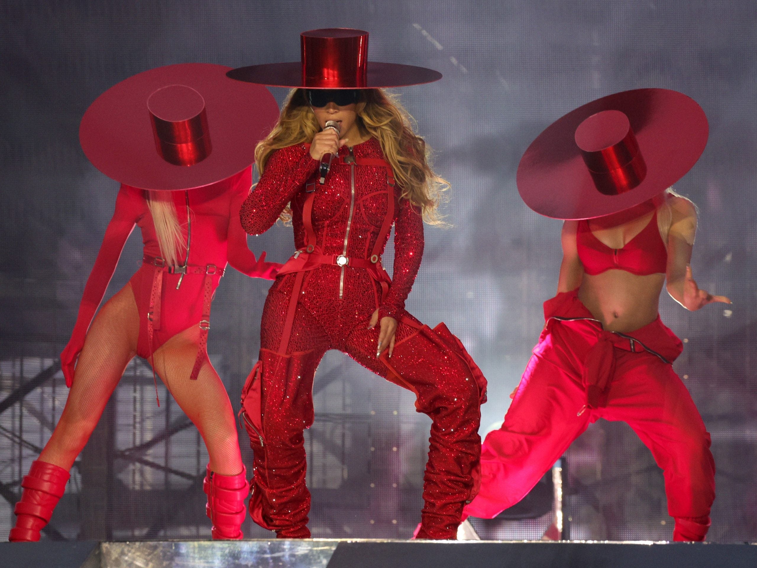 Beyoncé Wears A Custom OffWhite Look For London Renaissance Tour Stop