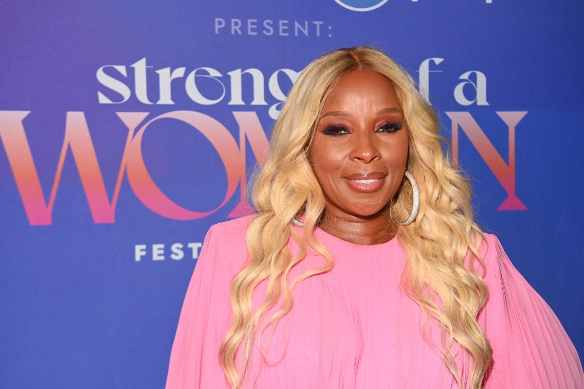 I Couldn't Pay My Rent': Mary J. Blige Reveals She Had to Go on Tour to Pay  Alimony Following Divorce