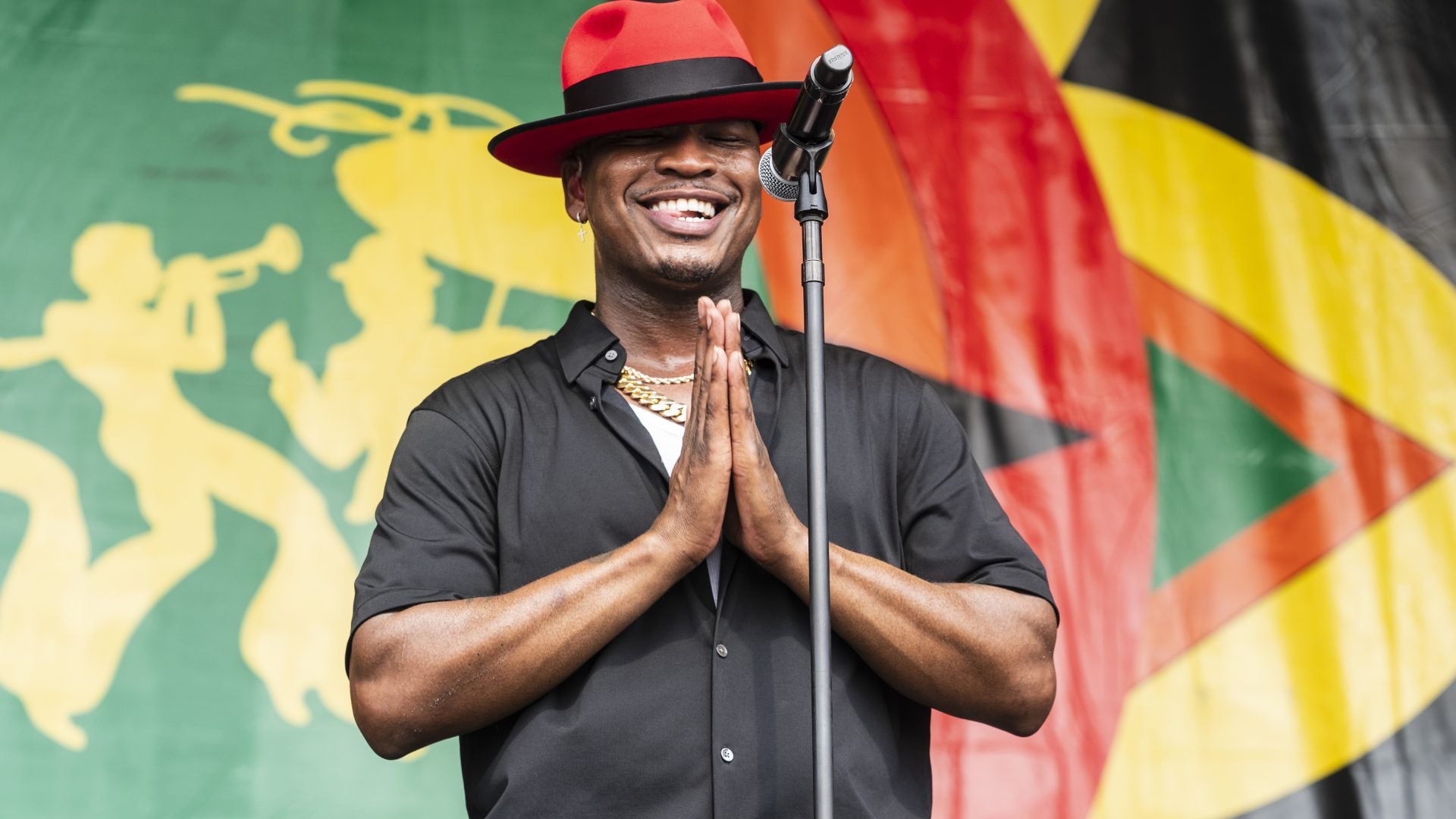 ‘They Are My Reason’: Ne-Yo Poses For Family Photo With All Seven Of His Children