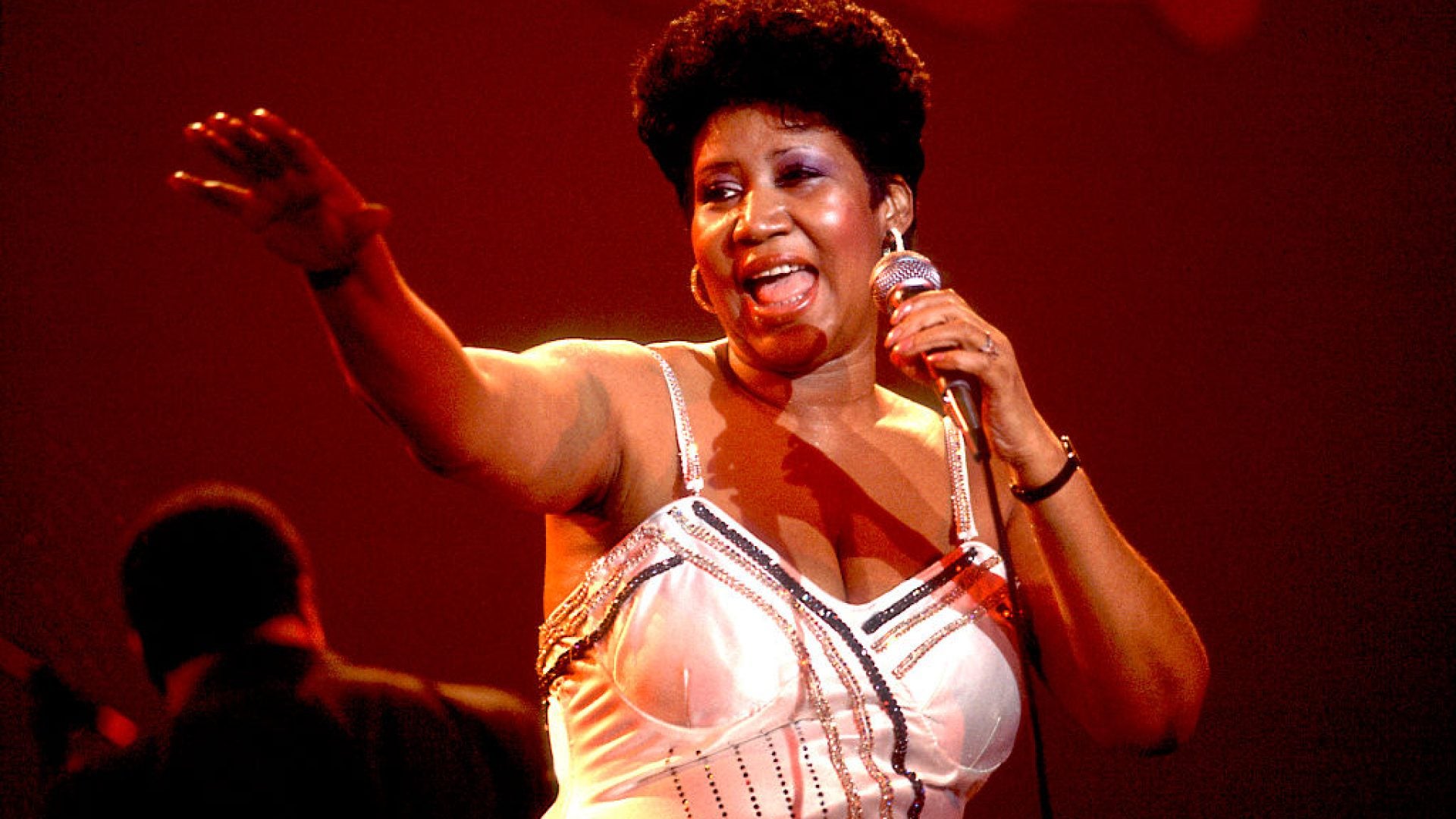 Jury Decides To Respect Aretha Franklin’s Apparent Wishes, Rules Handwritten Document Found In Couch Is Valid Will