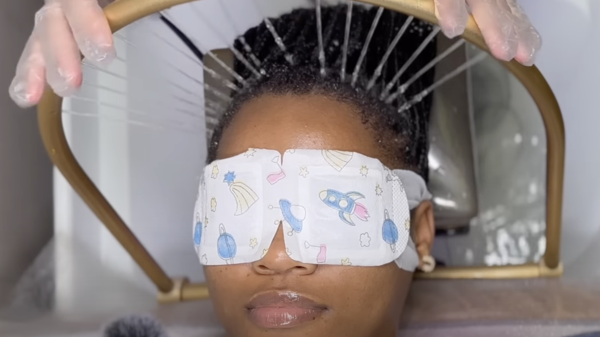 Black Women Visiting Chinese Head Spas Are Trending