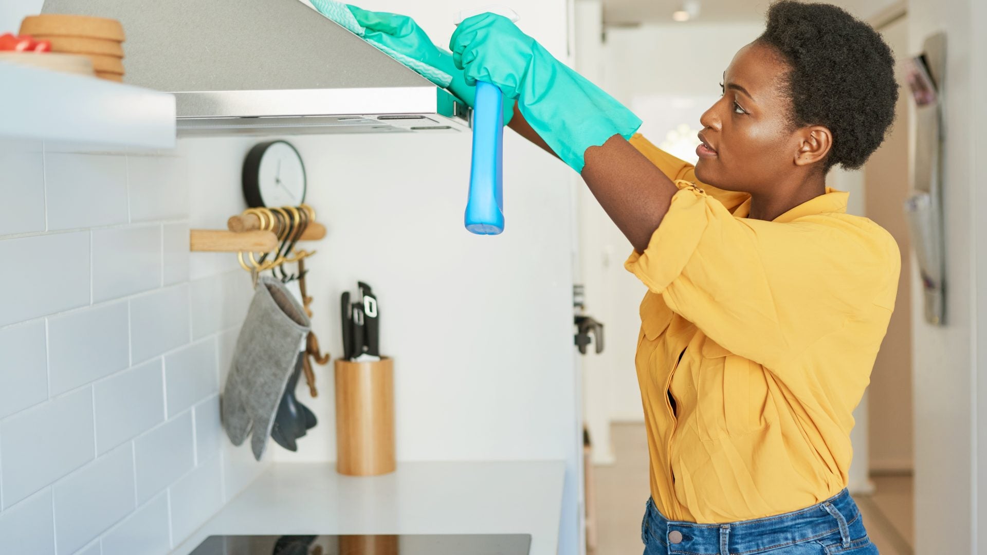 Consider Trying Out ‘Junebugging,’ A Psychology-Approved Hack To Keep Your Home Clean