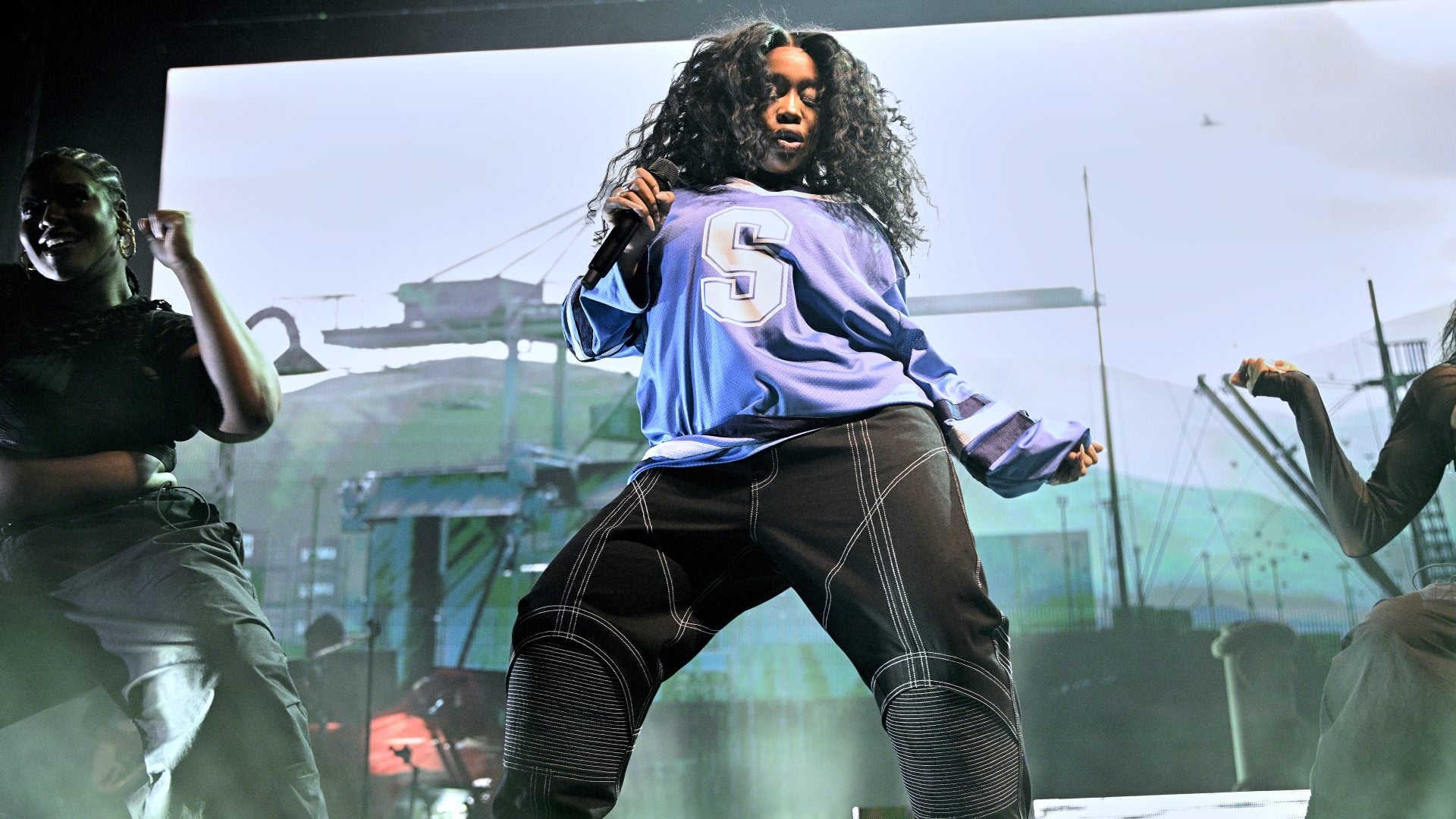 Everything SZA Wore In Her “Snooze” Video