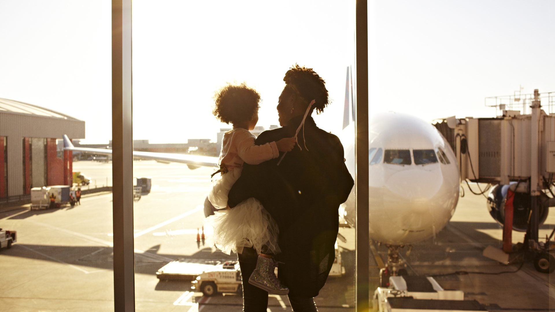 A Guide To Traveling With Your Kids During The School Year