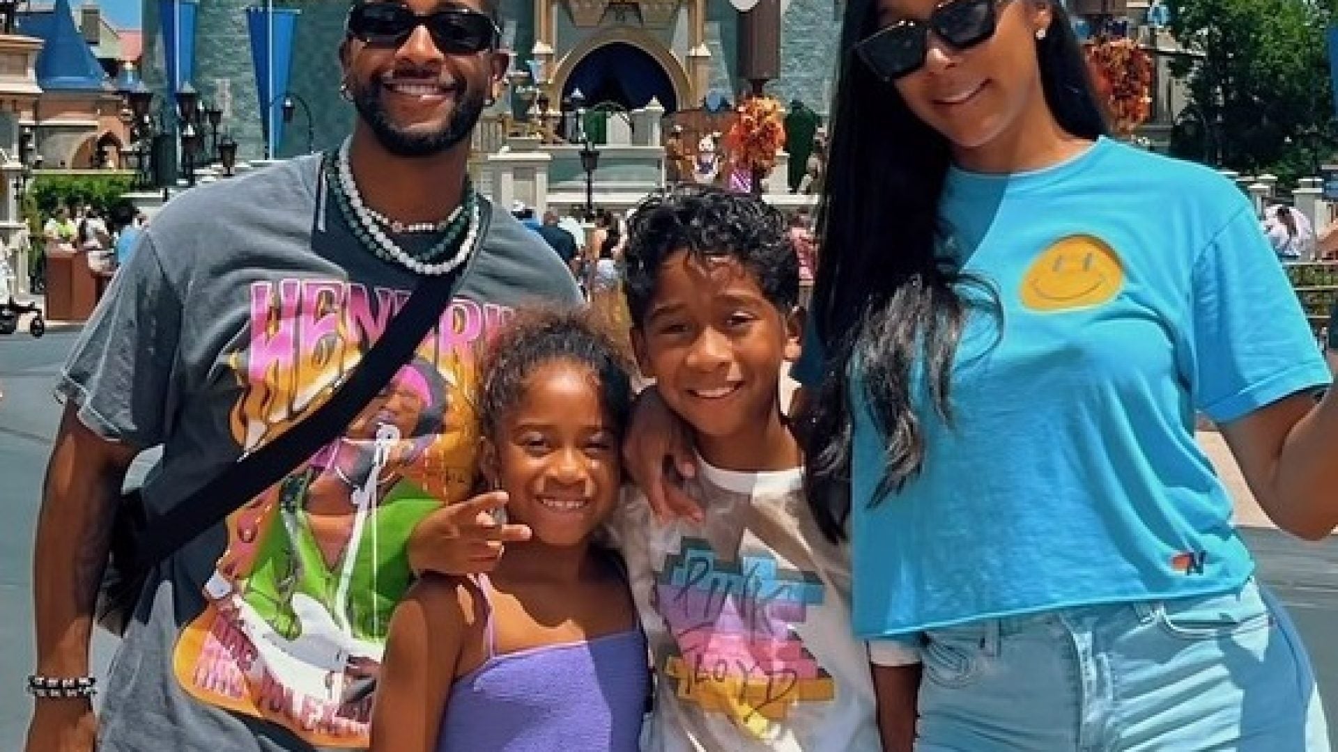 Omarion And Apryl Jones Took Their Kids To Disney World For Their First Family Trip Together