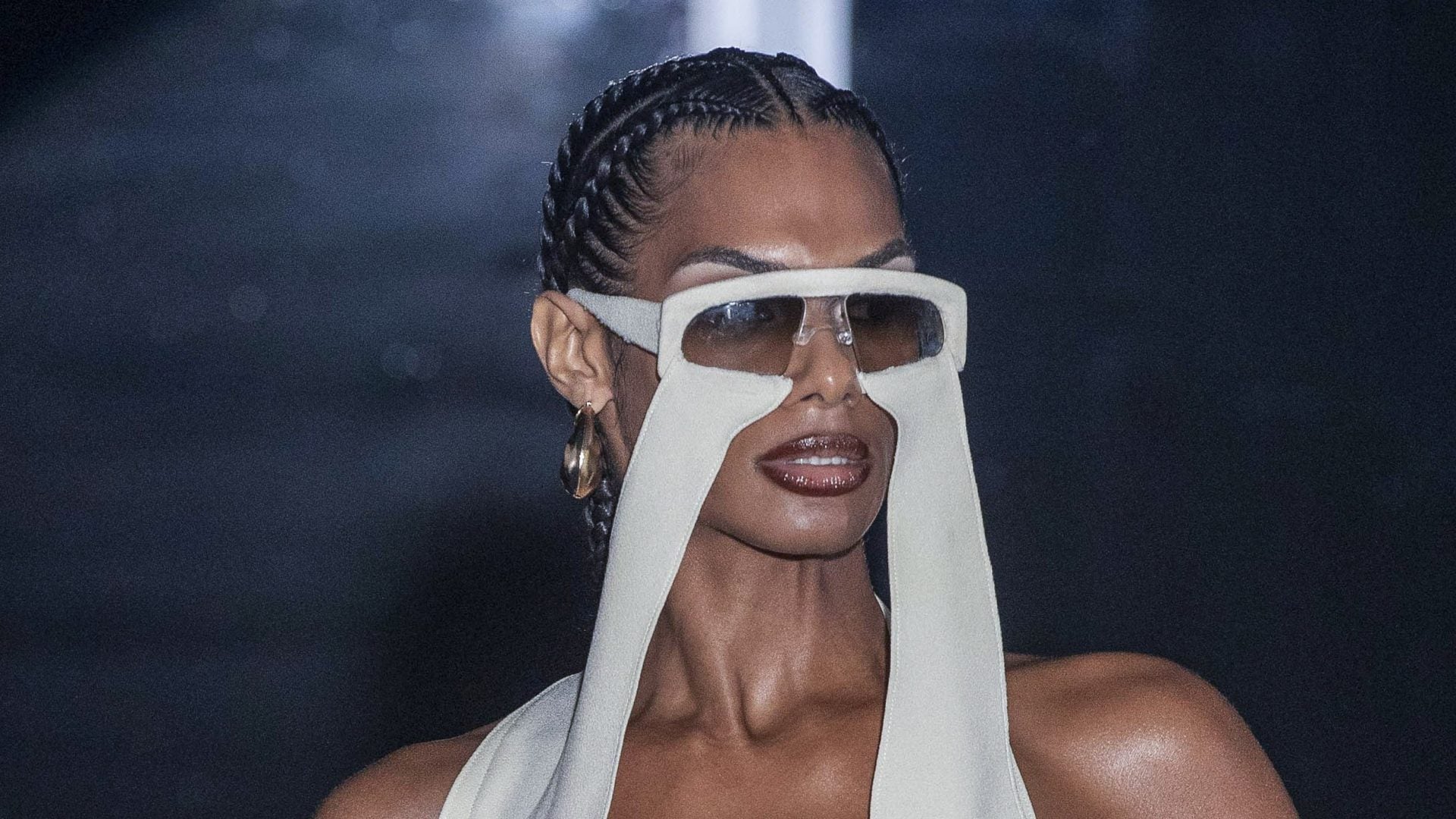 Luar’s SS24 Beauty Look Was All About Spiky Cornrows and 90s Supermodel-Inspired Makeup