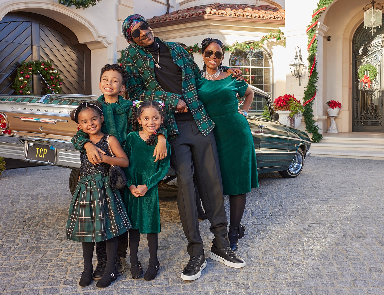 Snoop Dogg, Shante And Three Generations Of The Broadus Family Star In ...
