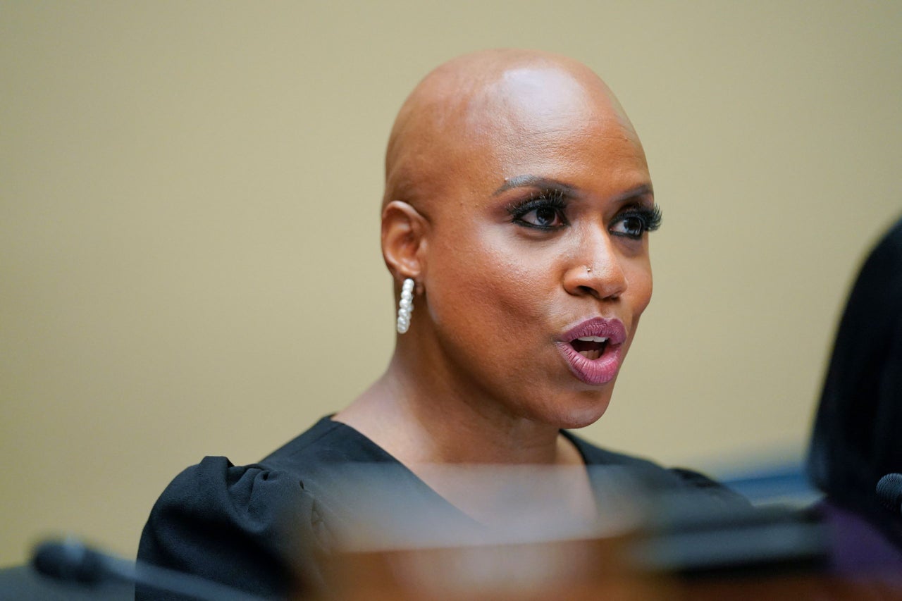 Rep. Ayanna Pressley, Senator Cory Booker Reintroduce The MOMMIES Act To Address Maternal Health Disparities