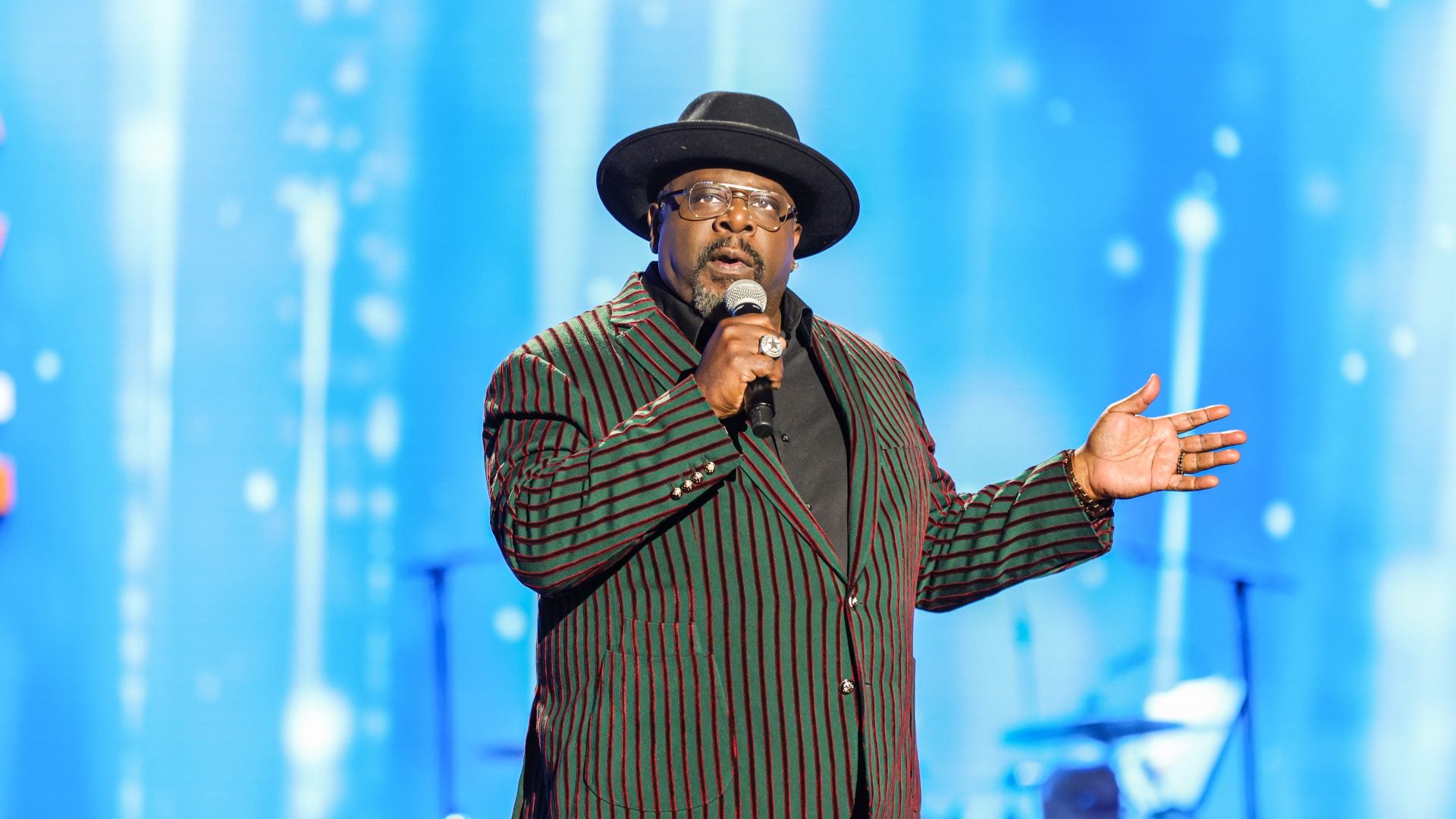 Cedric The Entertainer Ended A $25,000 Fund For His Family After They Complained It Wasn't Enough Money