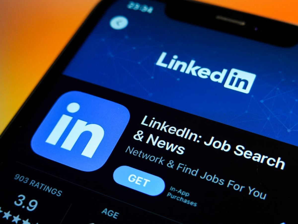 LinkedIn Launches AI-Powered Chatbox To Help Recruiters Coach You Through Getting A New Job