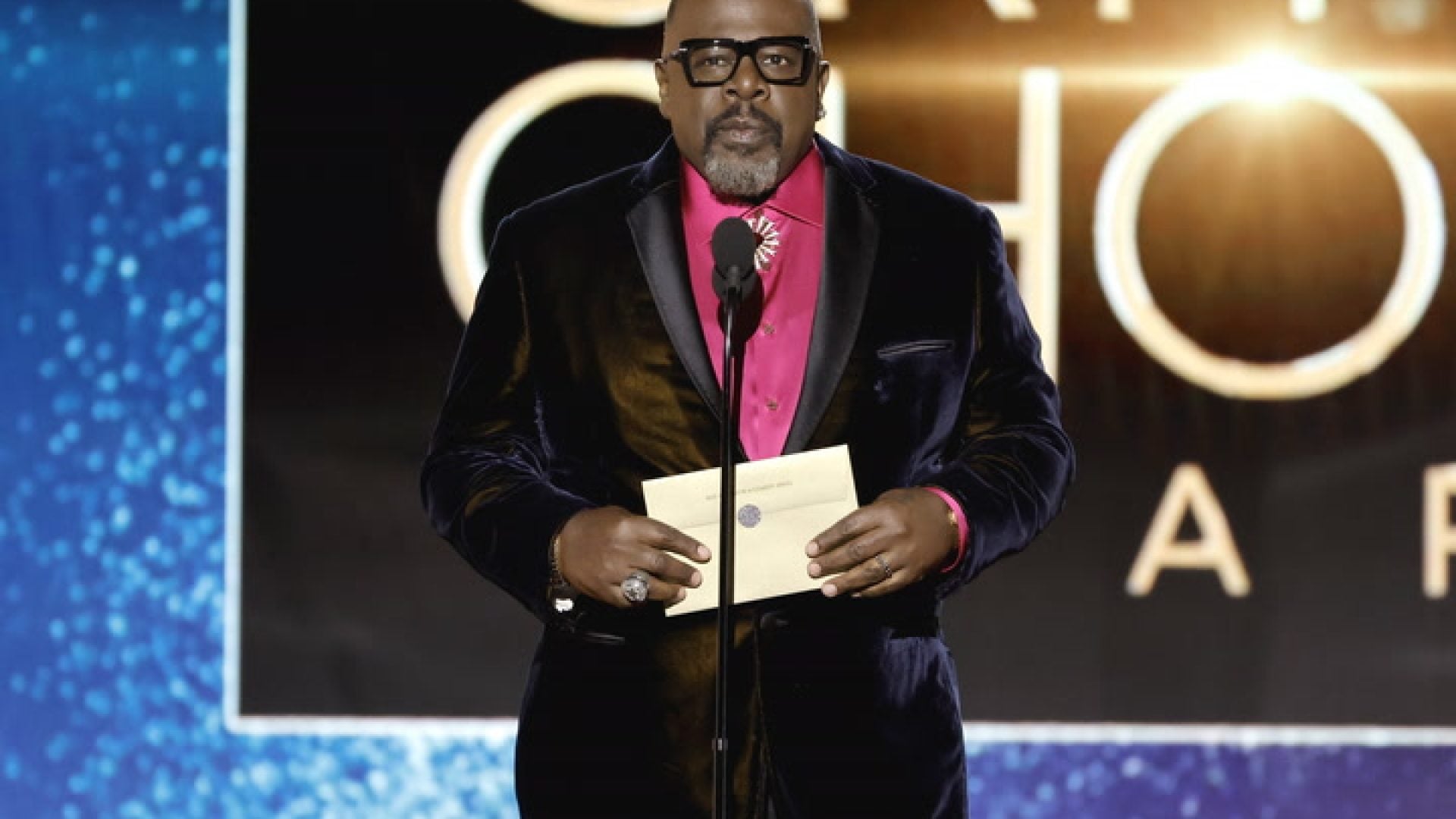 WATCH: In My Feed – Cedric The Entertainer Ended A $25,000 Fund For His Family