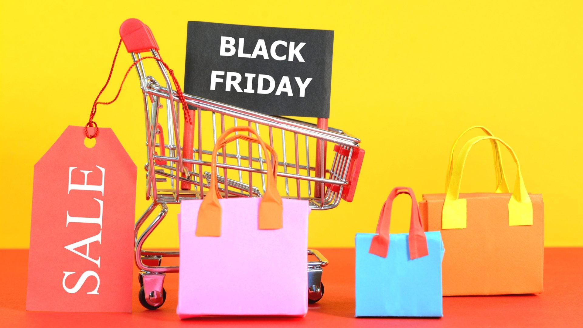 Here's How To Avoid The Financial Trappings Of This Holiday Shopping Season