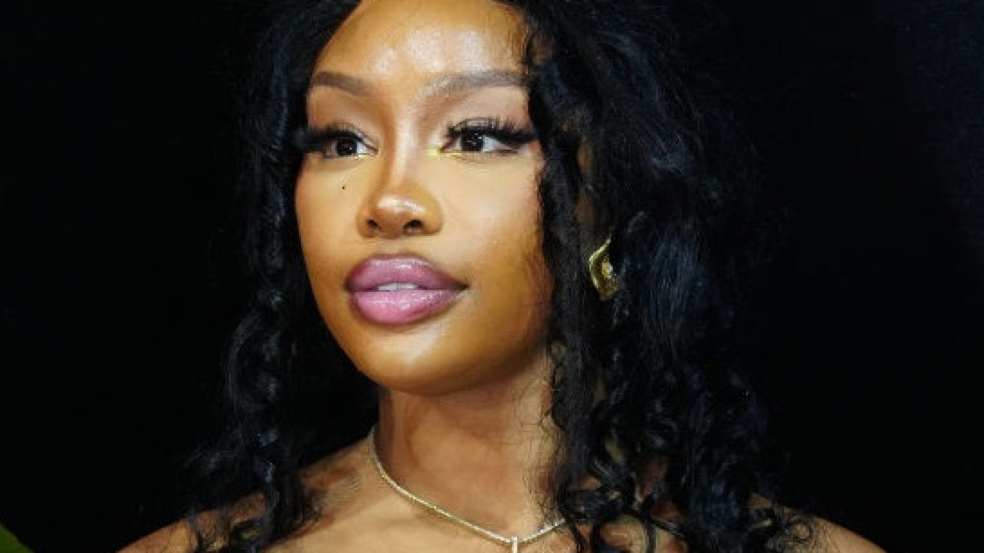 47 of SZA’s Most Iconic Beauty Moments   
