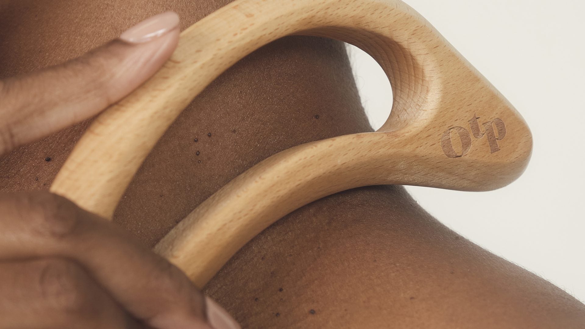 Oui The People’s New Tool Makes At-Home Lymphatic Drainage Massages Easier