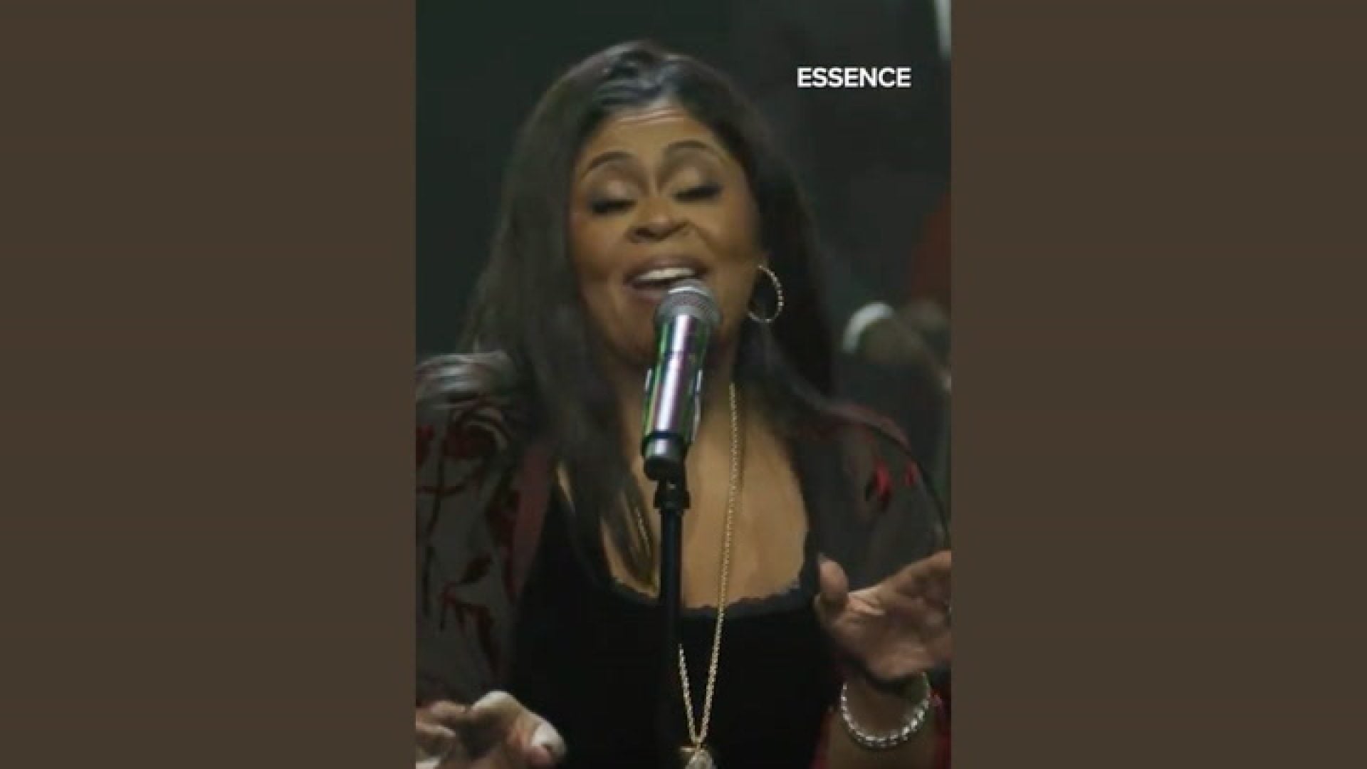 WATCH: The Stars Of The Essence Holiday Special