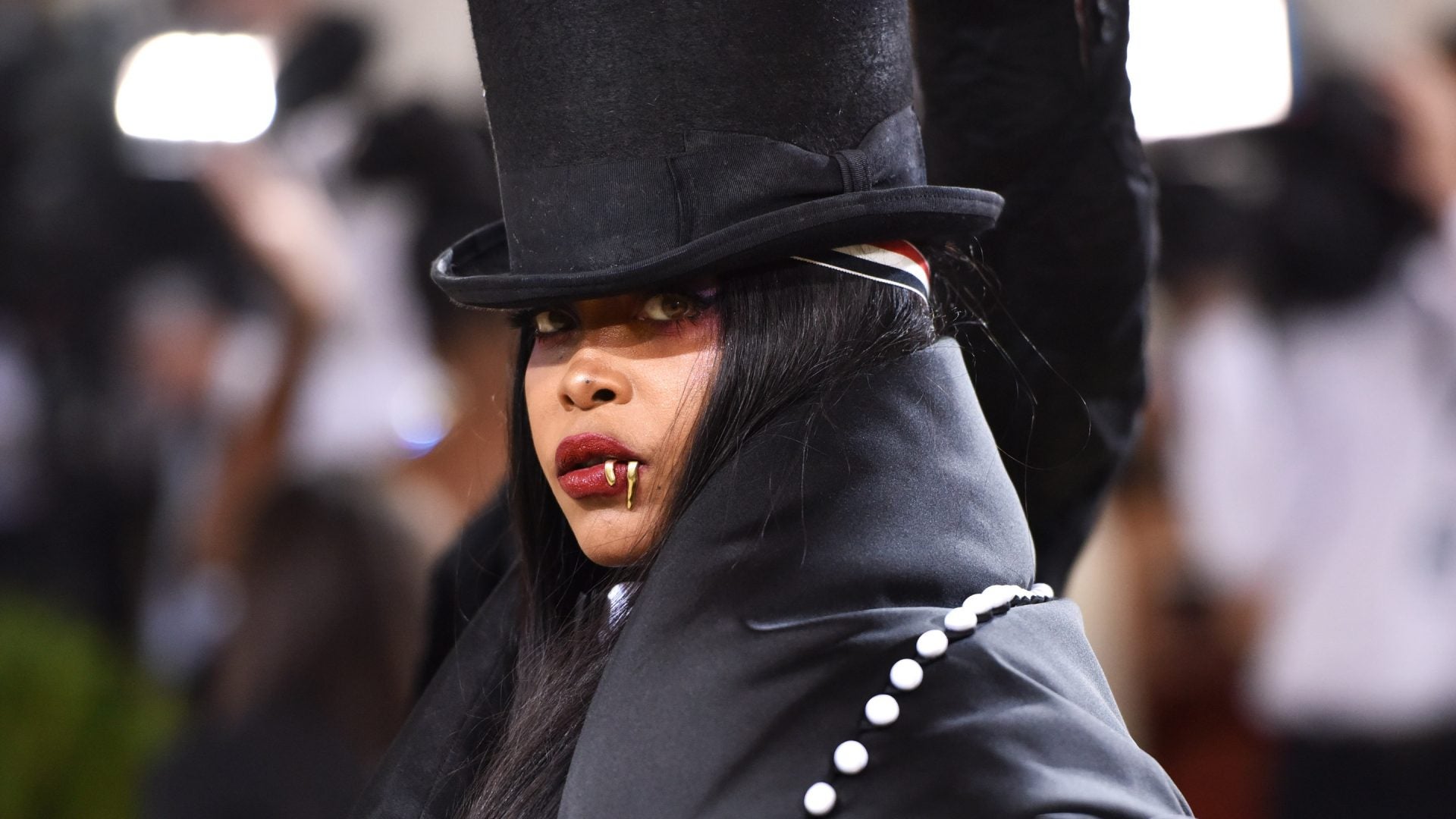 Erykah Badu’s Most Iconic Beauty Looks